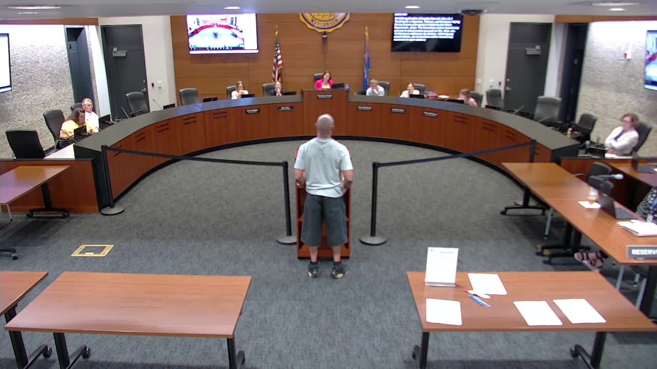 Community rallies behind ex-convict fighting for business license