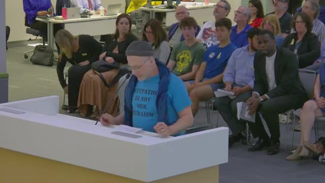 Activist calls for divestment from Israeli occupation