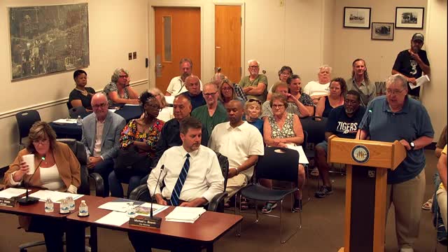 City residents voice outrage over rising streetlight assessments