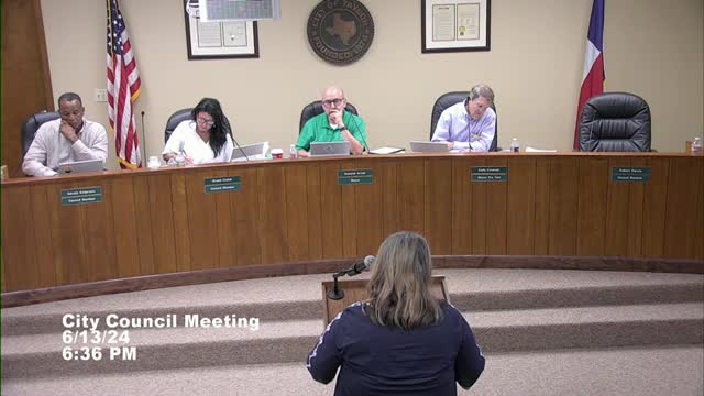 Residents demand removal of dangerous bike lane on Mallard Lane