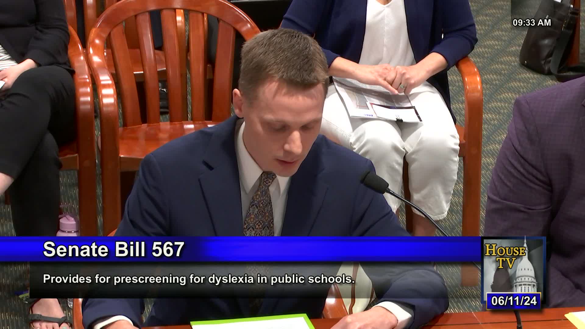 Teachers rally for urgent reading bill reforms