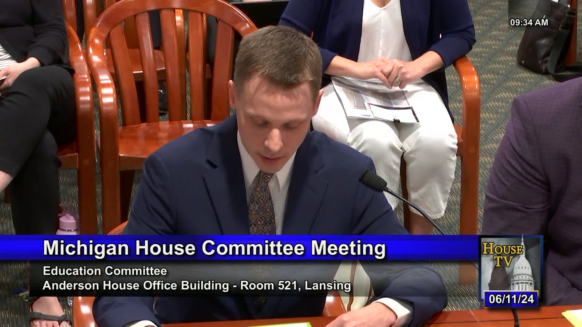 Senate bill aims to transform reading education in Michigan