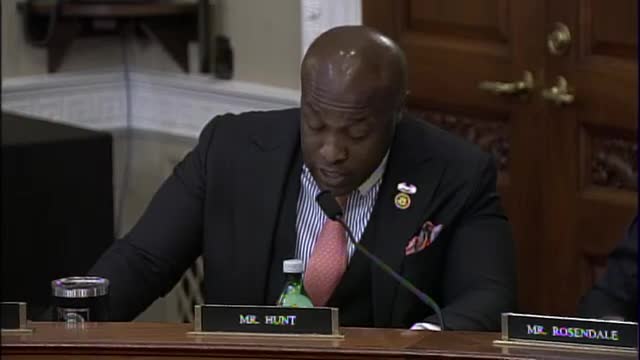 Local leaders demand answers on migrant crisis at Floyd Bennett Field