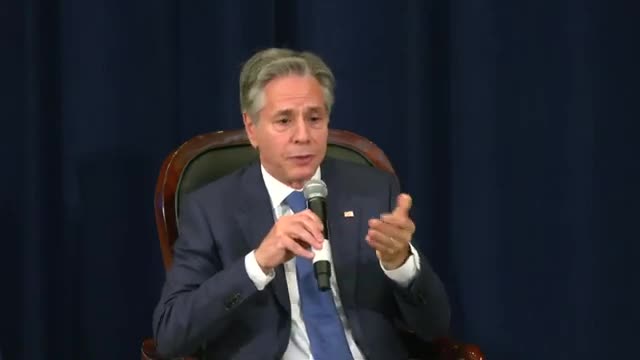 AI experts warn of technology's dual-edged sword