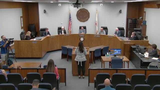 Firefighters Battle Complex Blaze Amid Rising Temperatures