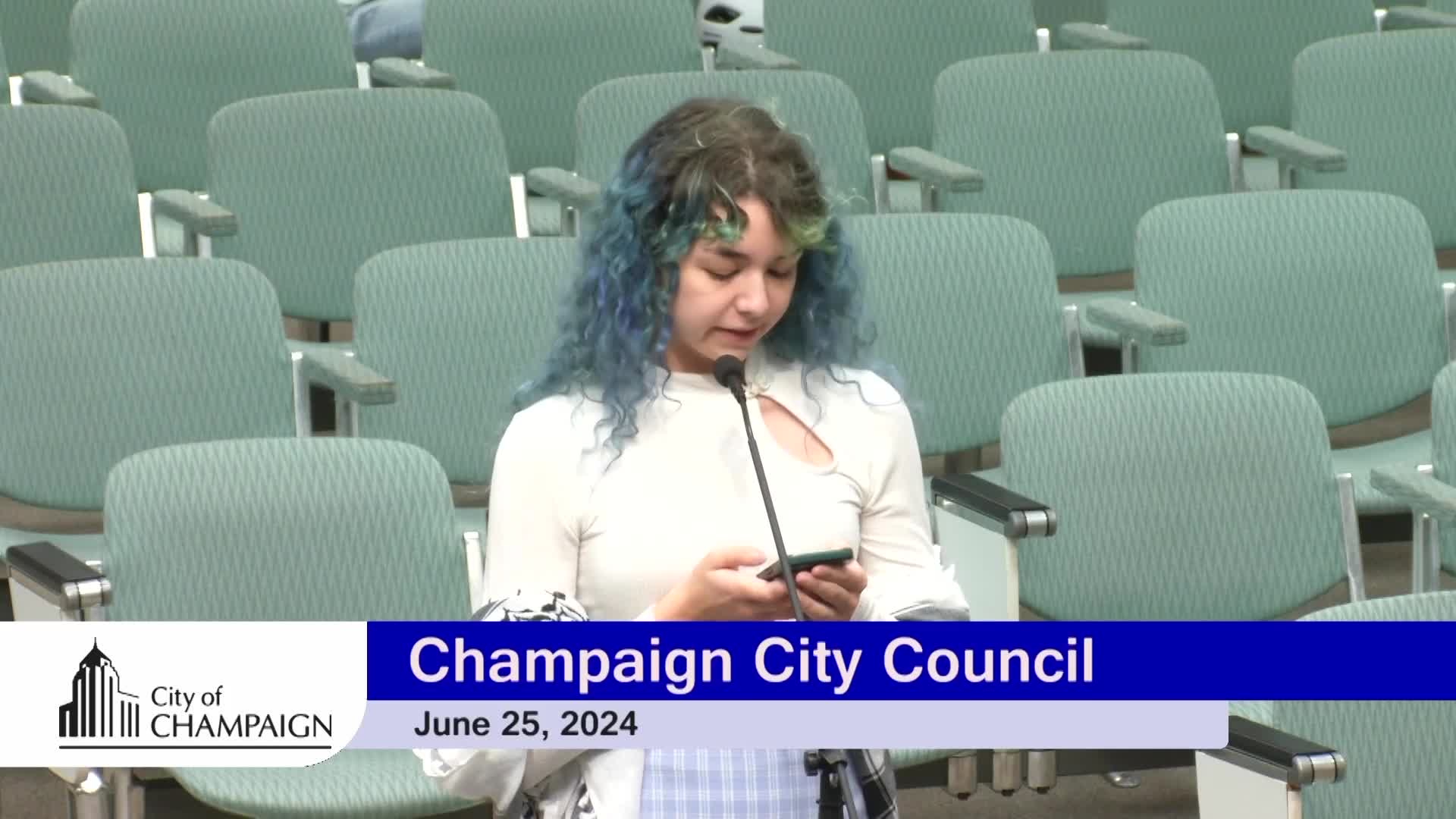 Poet honors Palestinian martyrs through powerful readings