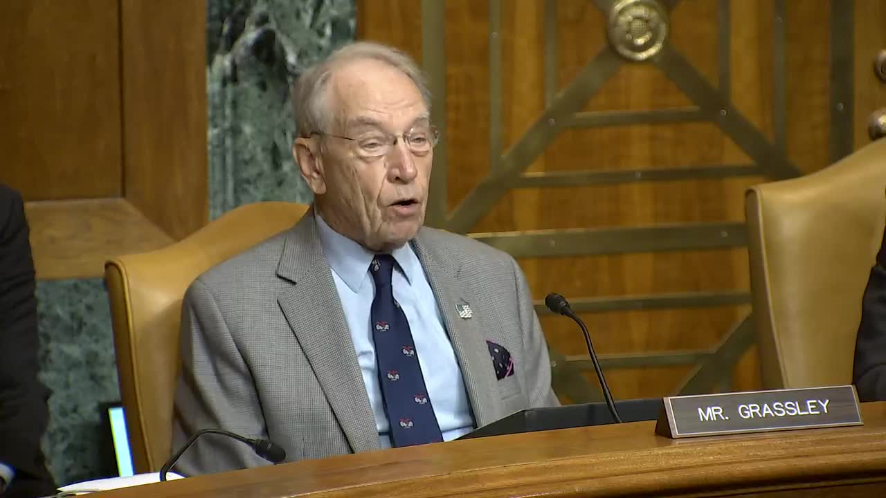 Senators tackle budget crisis with bold bipartisan strategies