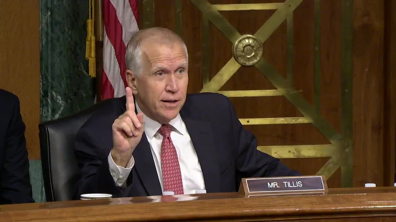 Lawmakers push for urgent action on youth vaping crisis