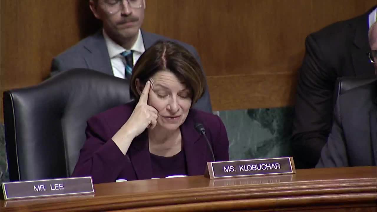 Senators push for reforms to break shipping monopolies