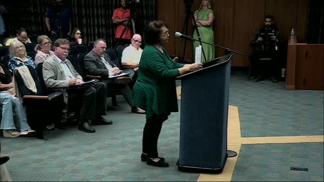 Mayor calls for courageous leadership to tackle city crisis