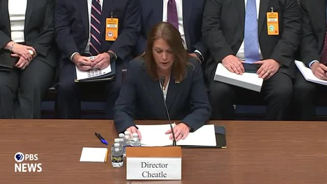 Secret Service agents shield Trump during assassination attempt