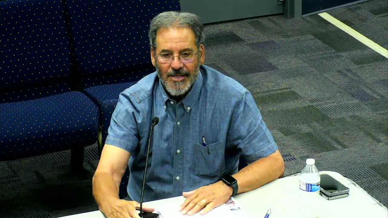 Cage fighting event draws crowds despite Vegas competition