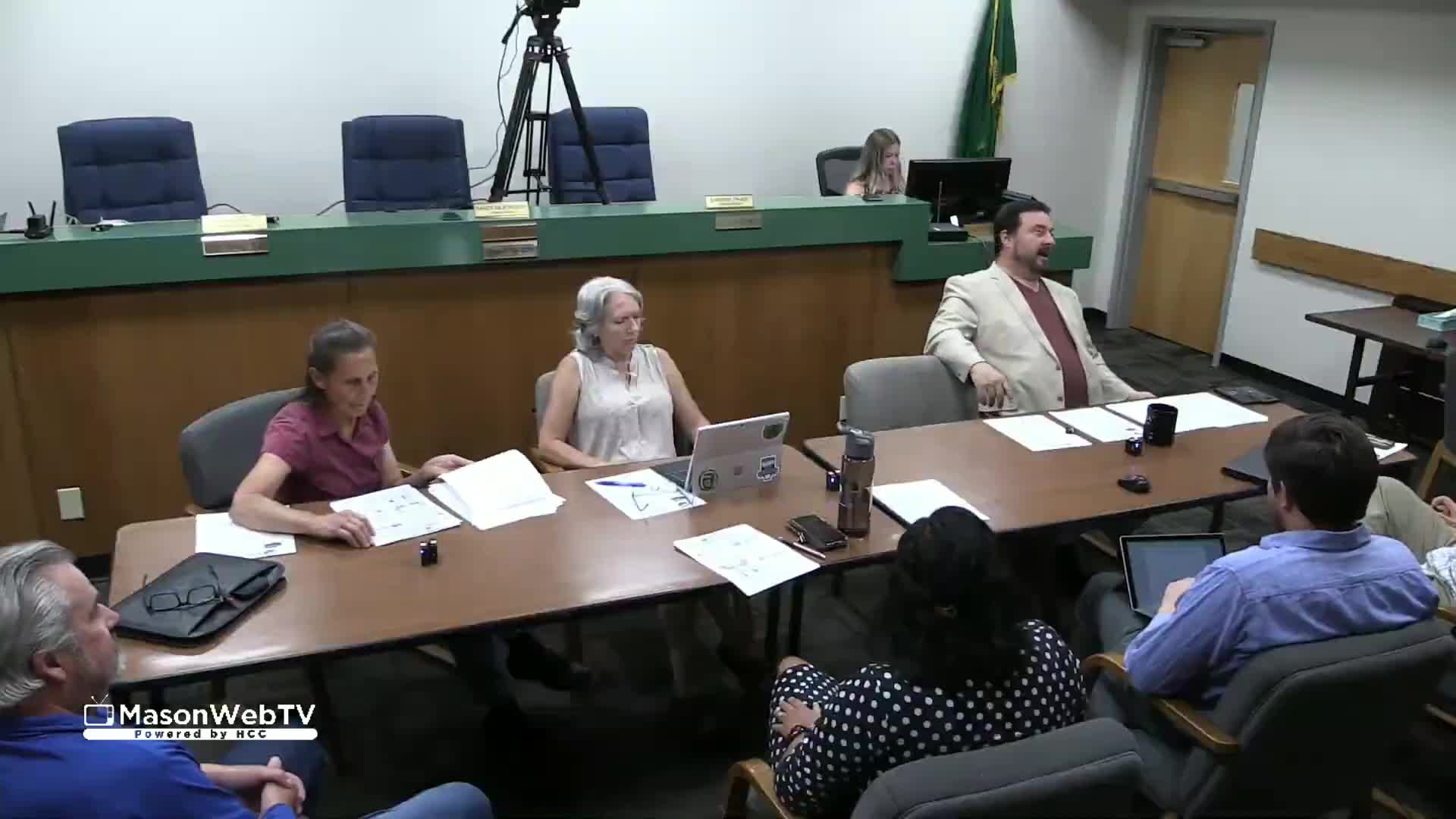 City Council Approves New Street Vending Policy to Support Small Businesses