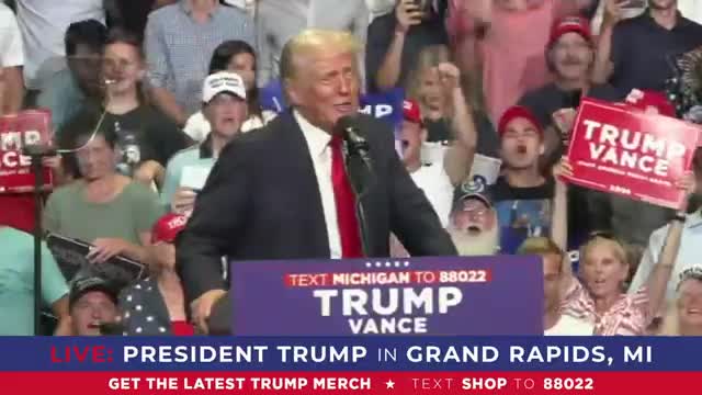 Trump praises heroism and unity in emotional Michigan rally