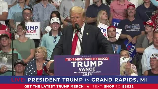 Trump rallies supporters with bold promises for Michigan