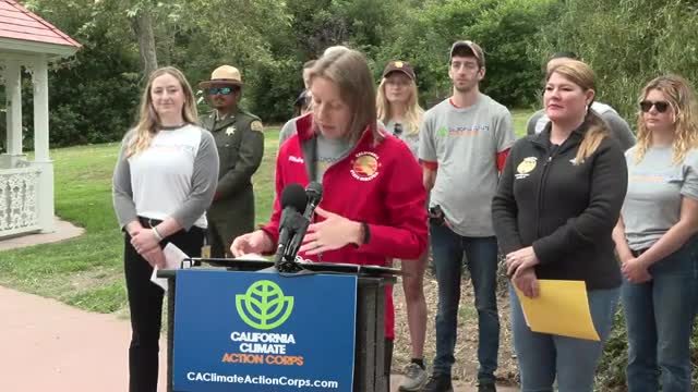 Lawmakers push bold bill to ban plastic bags