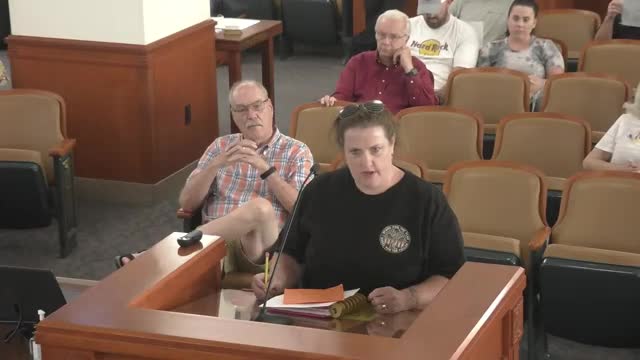 Former city manager calls for salary cap on executives