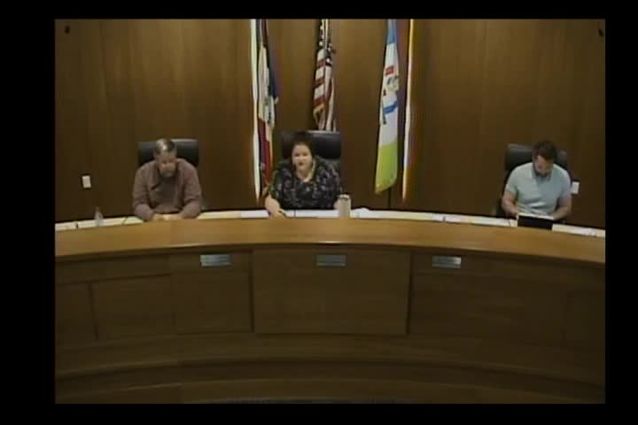 Linn County debates new wind energy ordinance amid public concerns