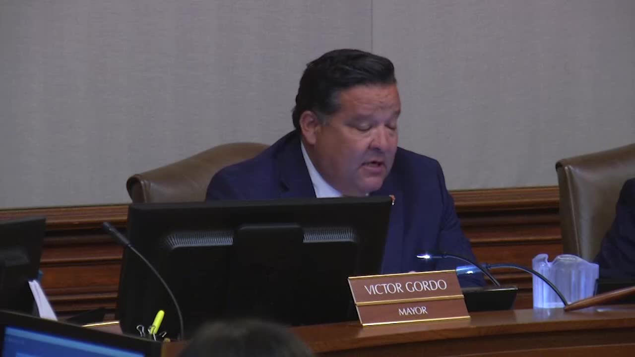 Mayor champions preservation of Pasadena's historic library