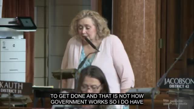 Nebraska lawmaker blasts governor over special session chaos