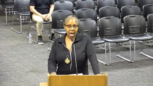 Glendale Heights residents demand leadership change amid lawsuits