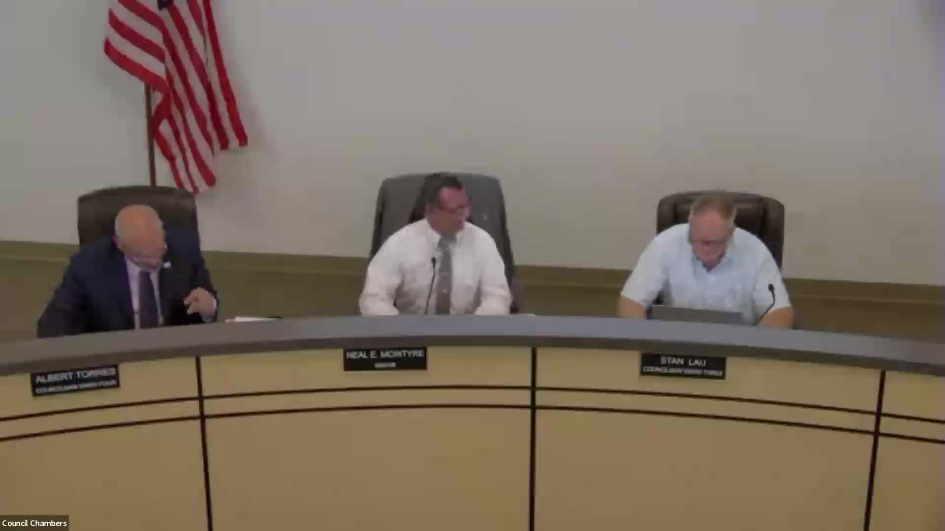 Deputy pursues suspect in high-speed desert chase