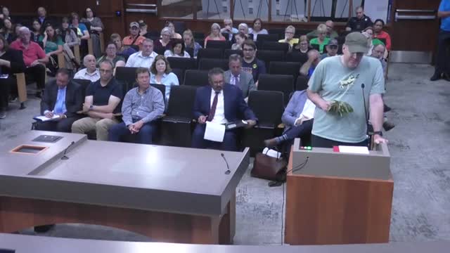 Storm of politics threatens historic oak tree's survival