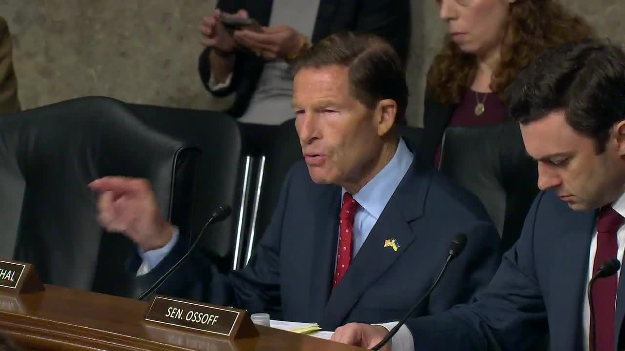 Who warned Trump about safety concerns on January 6