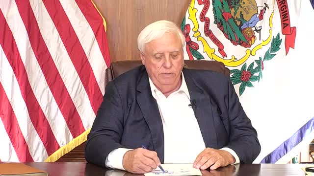 Governor defends coal industry after miner's tragic death