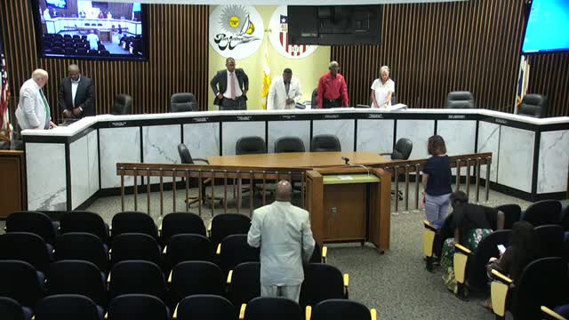 Man claims conspiracy and seeks asylum from city council