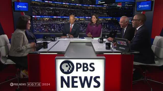 Stevie Wonder calls for courage and unity at convention