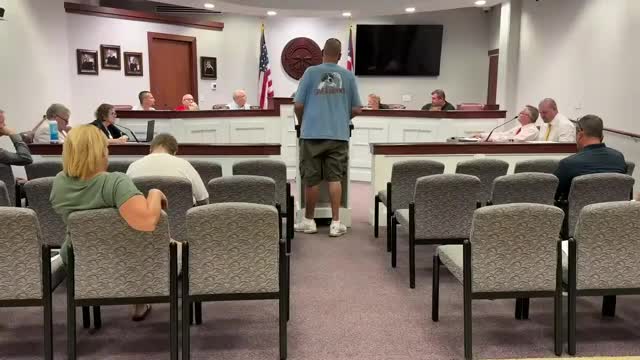 City considers removing traffic light amid safety concerns