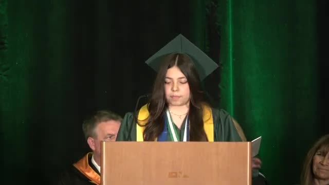Valedictorian inspires classmates to embrace their unique paths