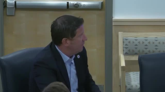 City Council Faces $250 Million Aquarium Renovation Dilemma
