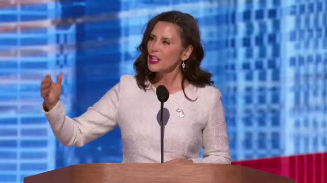 Eva Longoria rallies support for Kamala Harris in Chicago