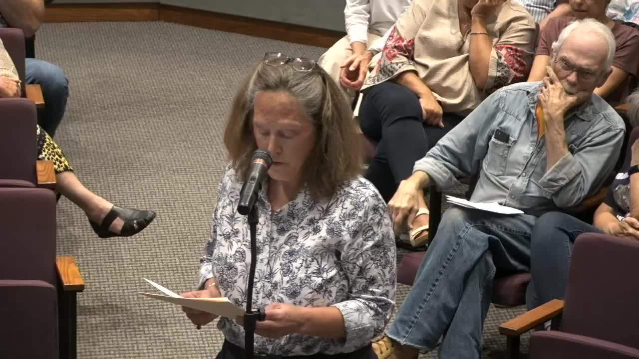 Neighborhood braces for traffic surge from new homes