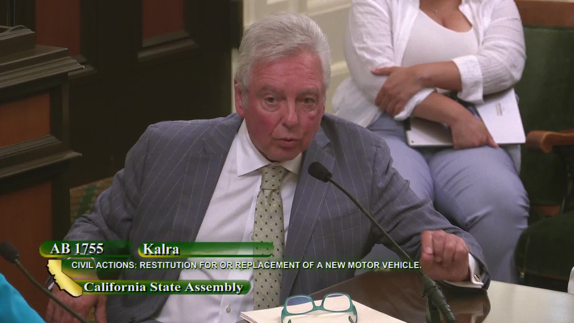 Lawmakers clash over urgent changes to lemon law