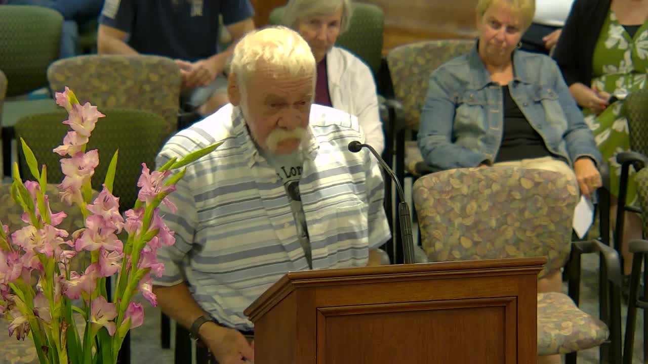 Community rallies for library expansion amid council meeting