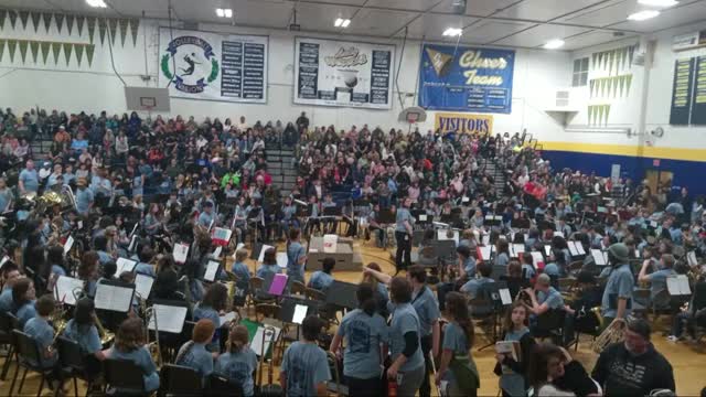 Community rallies for new performing arts center support
