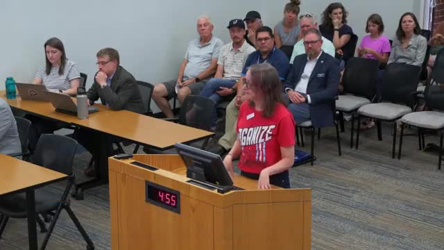Labor Council pushes for urgent minimum wage increase