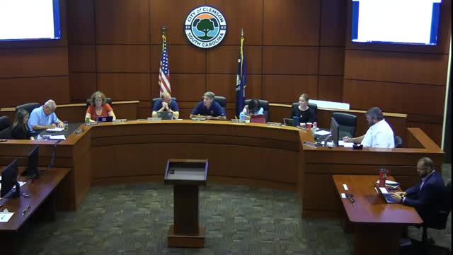 New policy expands paid parental leave for city employees