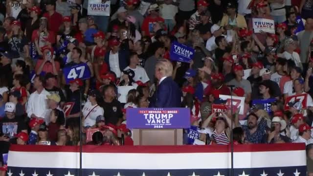 Trump declares himself the border president in fiery rally