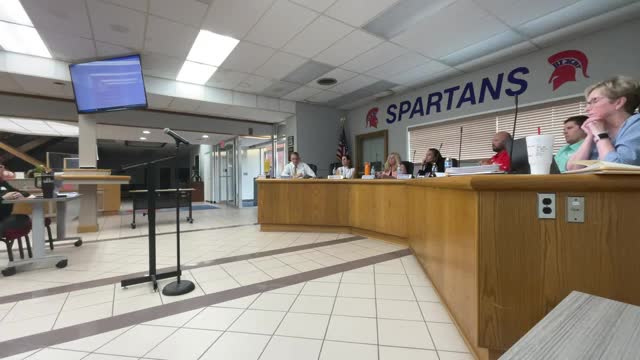 School leaders strategize to tackle 9th grade cell phone chaos