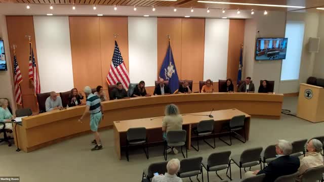 Concerns rise over sidewalk safety in town planning debate