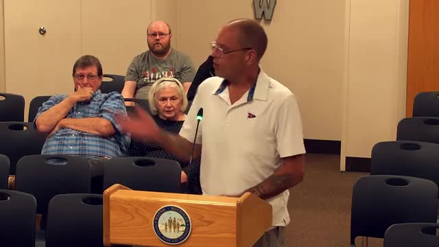 City manager praised amid calls for transparency and reform