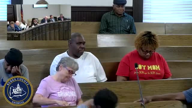 Community Voices Concerns Over Trash Management Crisis