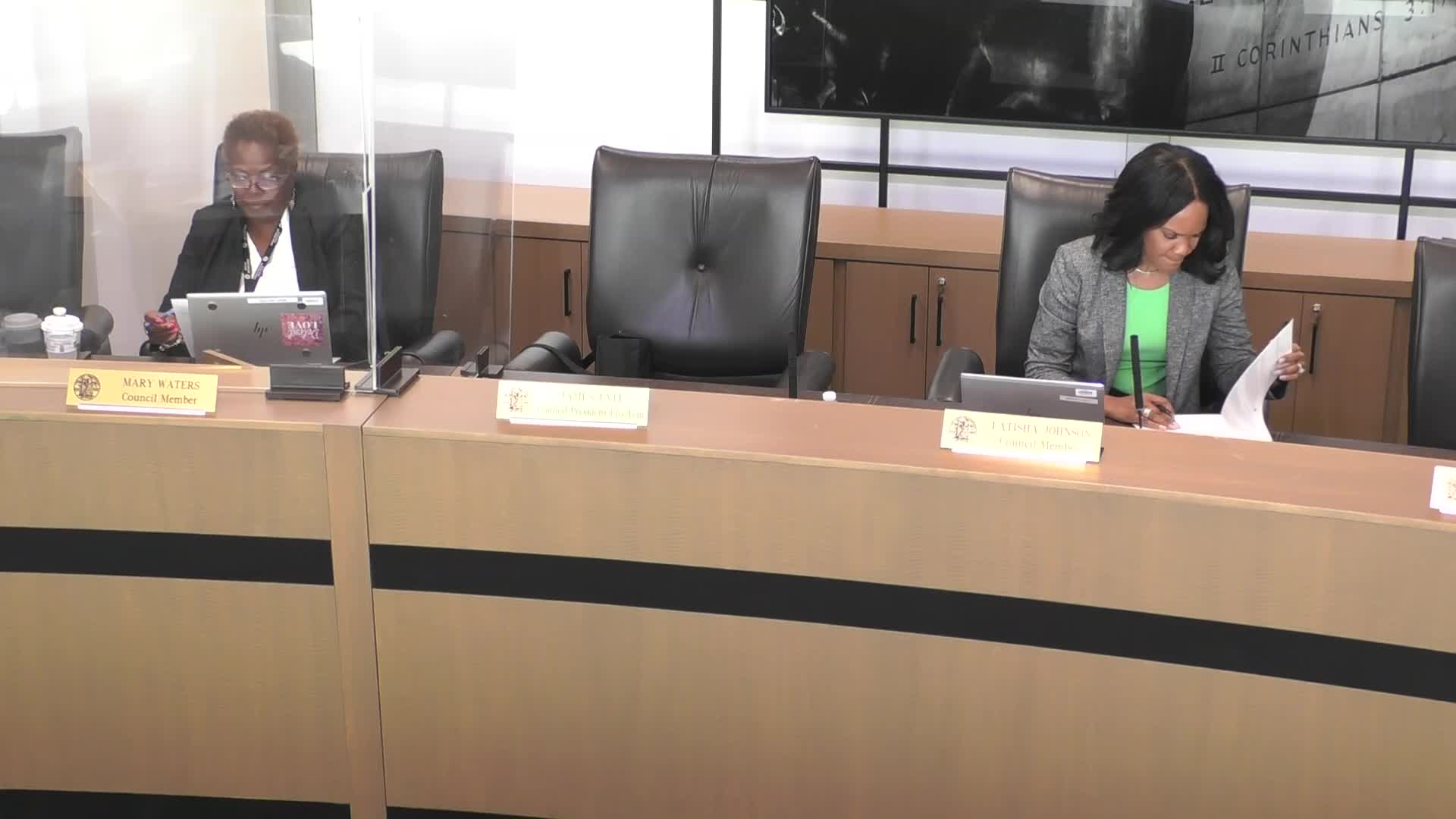 Community rallies for health services and fair wages