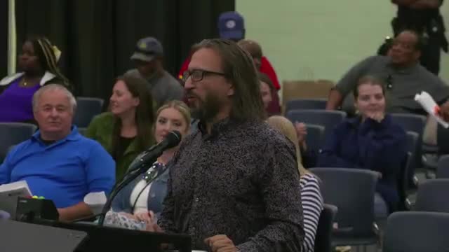 Activist urges city council to tackle plastic pollution crisis