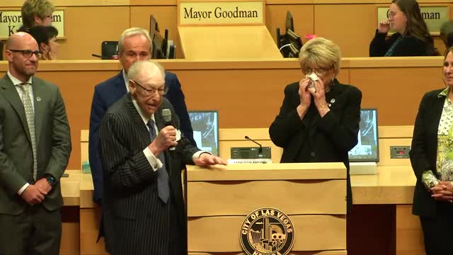 Community honors Larry Ruvo with key to the city