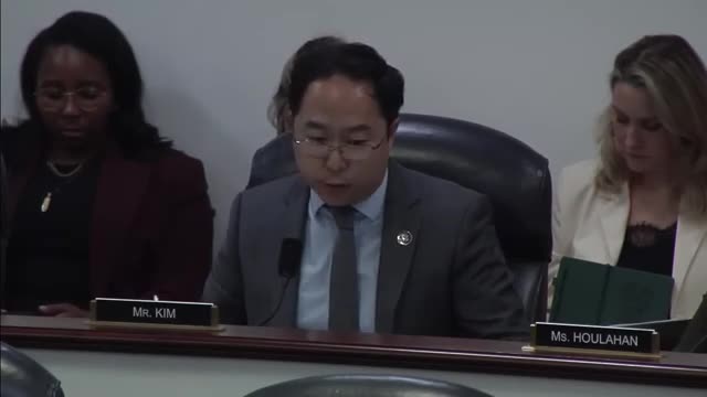 Army faces backlash over extremist training materials error